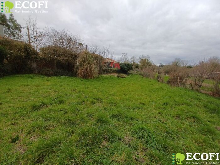 Terrain constructible à vendre - Bressuire Terrain/Étang|Terrain/Étang