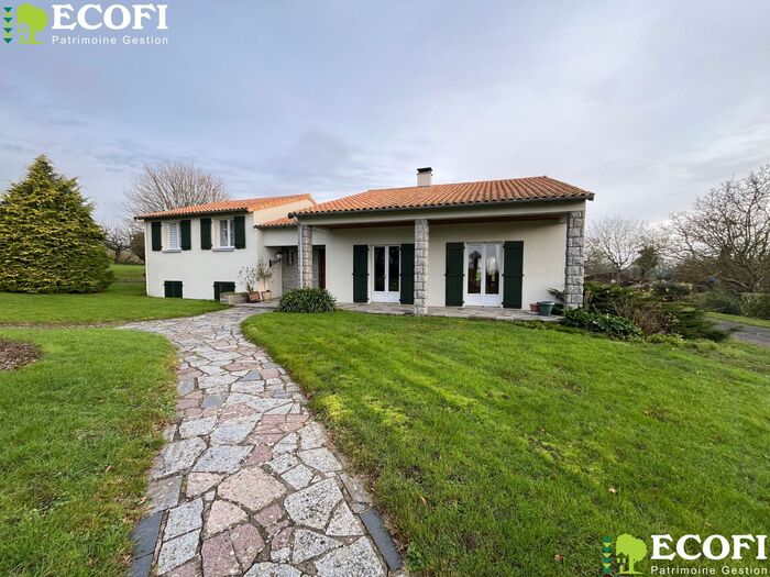 Grande maison au calme à vendre - Nueil les Aubiers Maison|Maison