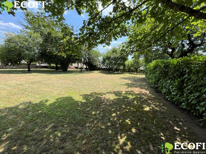 Terrain constructible à vendre - Nueil les Aubiers Terrain/Étang|Terrain/Étang