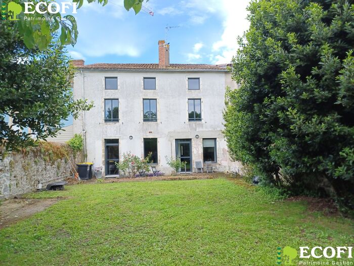 Maison de ville en hyper-centre à vendre - Bressuire Centre-ville Maison|Maison