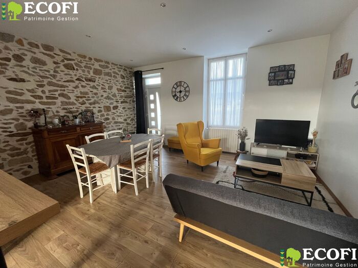 Maison de ville entièrement rénovée à vendre - Bressuire Centre-ville Maison|Maison