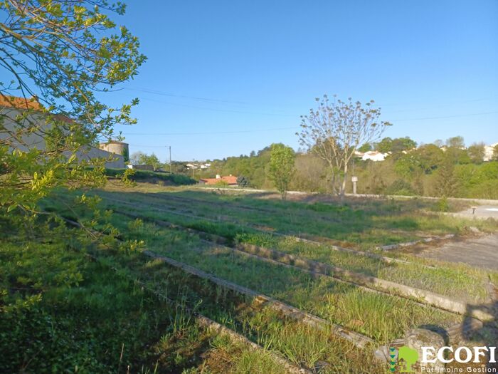 Terrain idéalement situé à vendre - Bressuire, Bressuire Centre-ville Terrain/Étang|Terrain/Étang