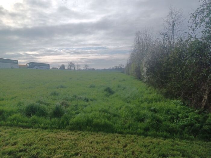 Parcelles à bâtir à vendre - Cerizay, Moncoutant sur Sèvre / La Chapelle Saint Laurent Terrain/Étang|Terrain/Étang