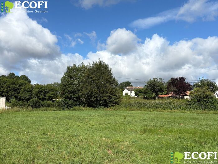 Parcelle à bâtir à vendre - Cerizay, Moncoutant sur Sèvre / La Chapelle Saint Laurent Terrain/Étang|Terrain/Étang
