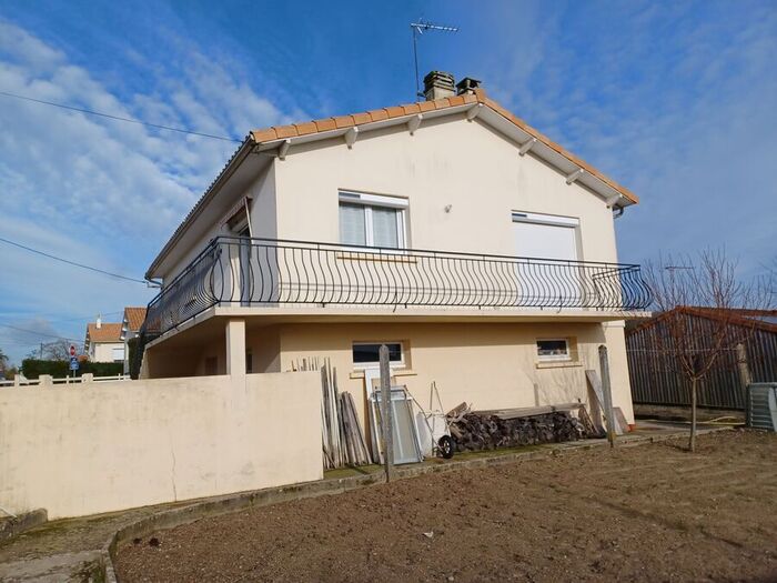 Pavillon sur sous-sol vendu - Bressuire Maison|Maison