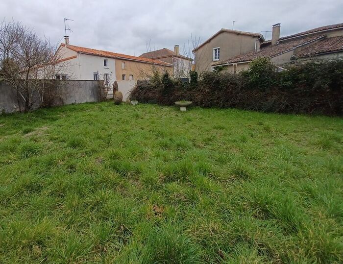 Terrain constructible à vendre - Bressuire Terrain/Étang|Terrain/Étang