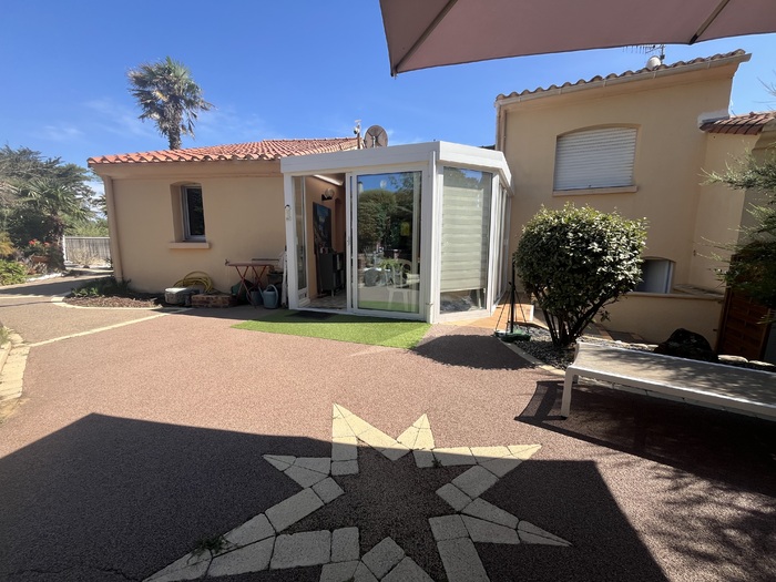 Jolie maison sur la côte à vendre - Autre |