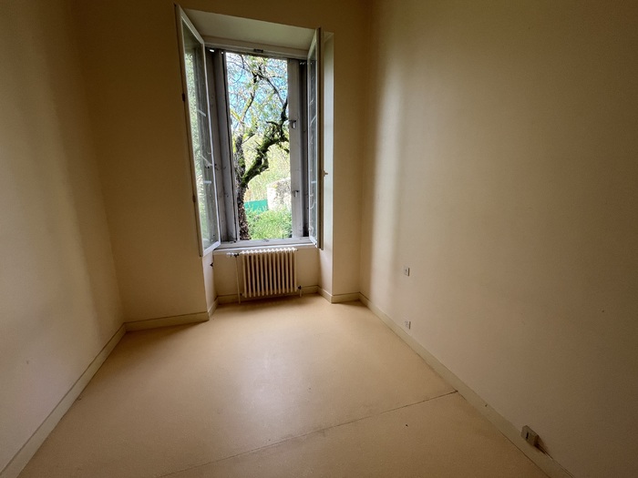 Ensemble immobilier à rénover à vendre - Bressuire |