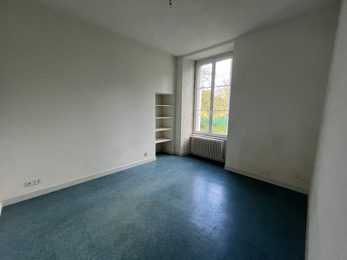 Ensemble immobilier à rénover à vendre - Bressuire |