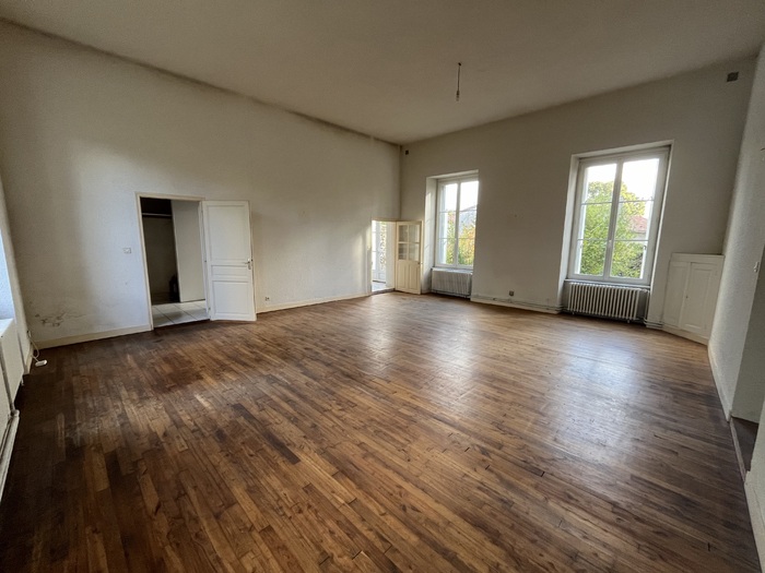 Ensemble immobilier à rénover à vendre - Bressuire |