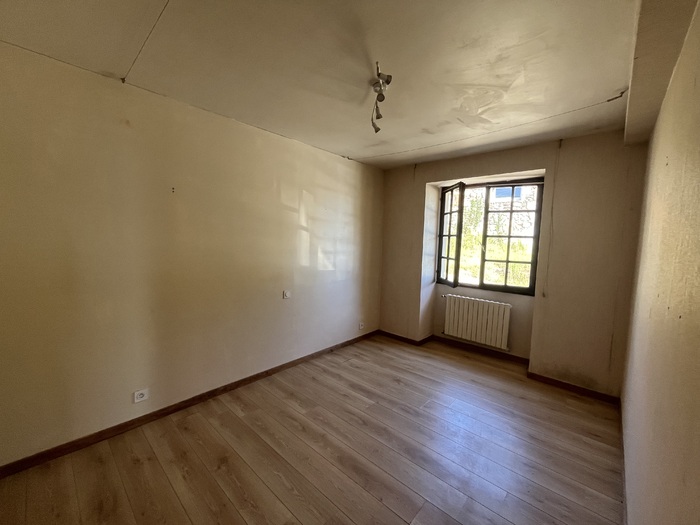 Ensemble immobilier à vendre - Moncoutant sur Sèvre / La Chapelle Saint Laurent |