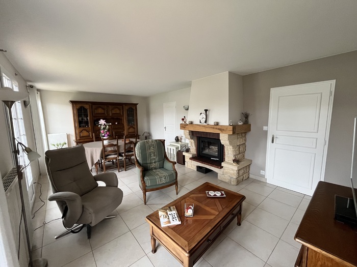 Pavillon sur sous-sol à vendre - Nueil les Aubiers |