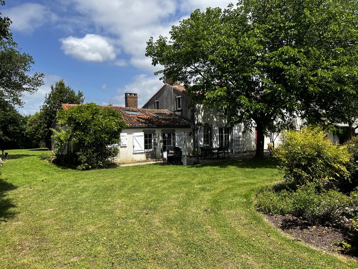 Longère rénovée à vendre - Boismé / Chiché Maison|Maison