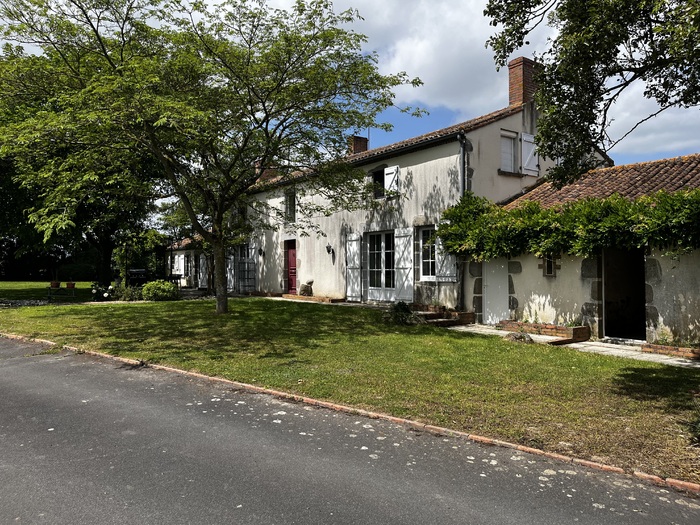 Longère rénovée à vendre - Boismé / Chiché Maison|Maison