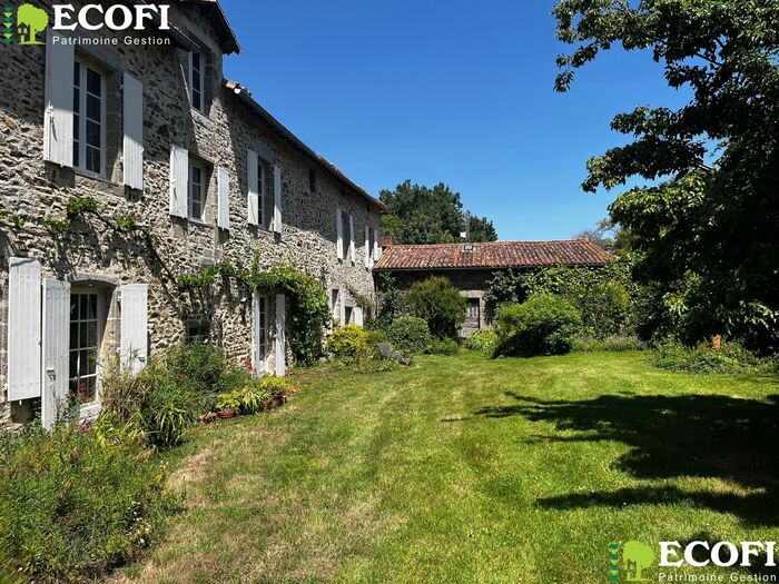 Logis de caractère à vendre - Parthenay Longère/Grange/Propriété|Longère/Grange/Propriété