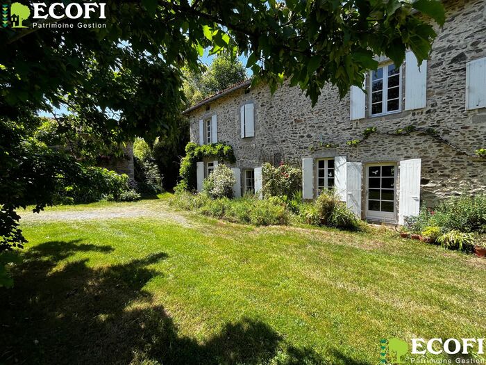Logis de caractère à vendre - Parthenay Longère/Grange/Propriété|Longère/Grange/Propriété