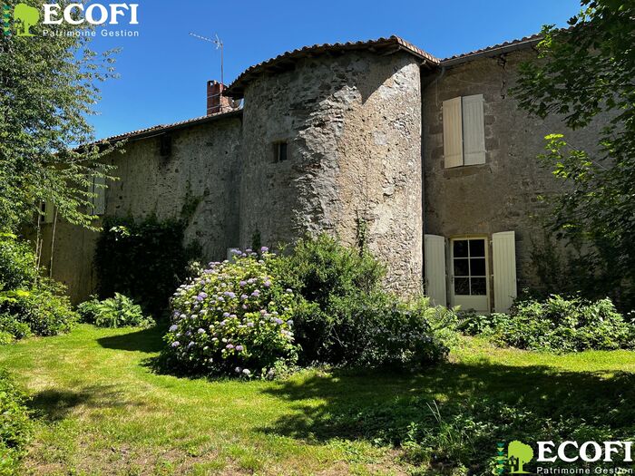 Logis de caractère à vendre - Parthenay Longère/Grange/Propriété|Longère/Grange/Propriété