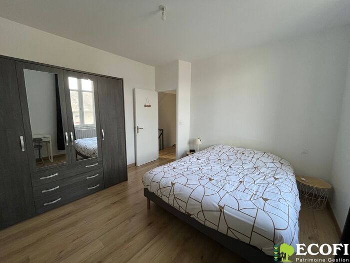 Maison de ville entièrement rénovée à vendre - Bressuire Centre-ville Maison|Maison