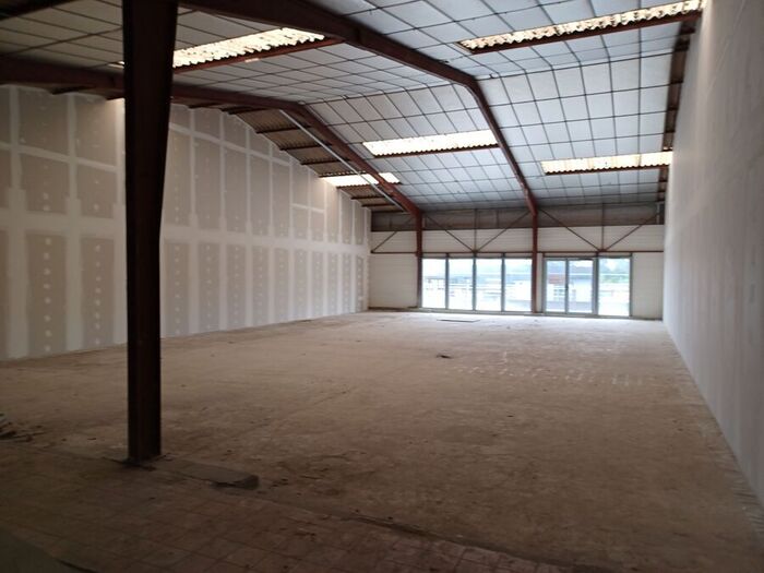 Ensemble de cellules à louer - Bressuire |