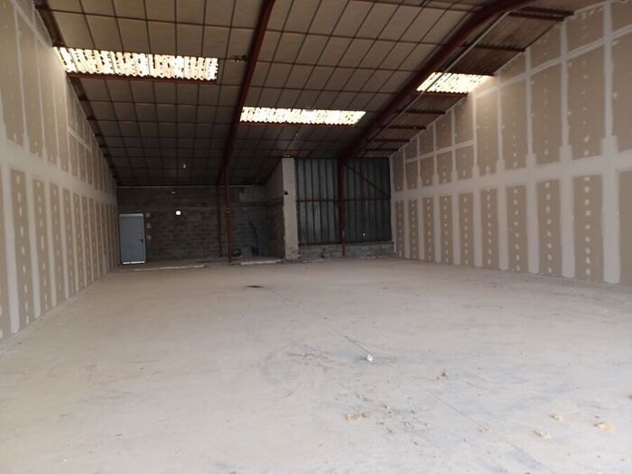 Ensemble de cellules à louer - Bressuire |