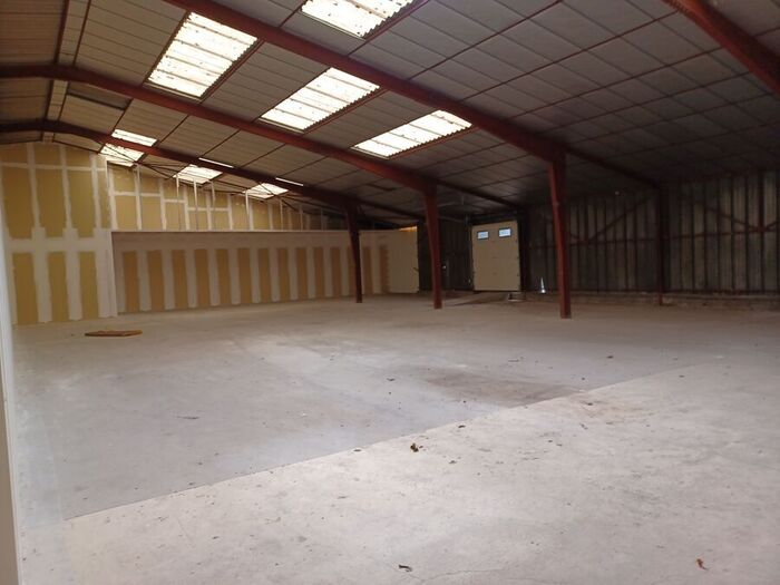 Ensemble de cellules à louer - Bressuire |