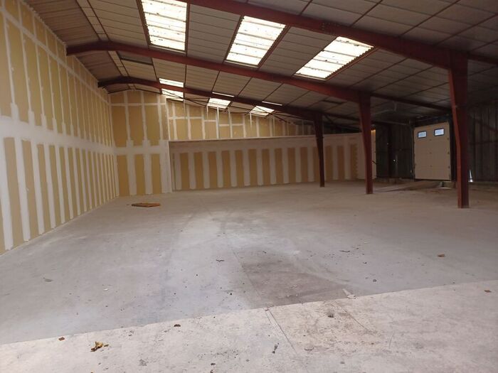 Ensemble de cellules à louer - Bressuire |