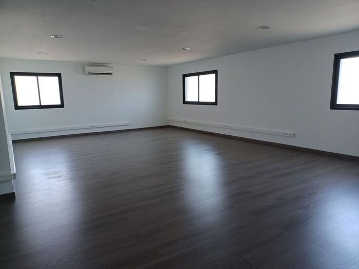 Ensemble professionnel à louer - Bressuire |