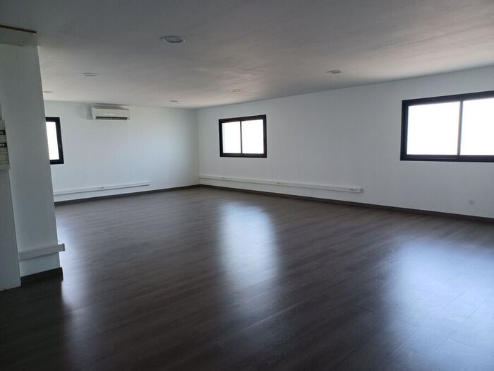 Ensemble professionnel à louer - Bressuire |